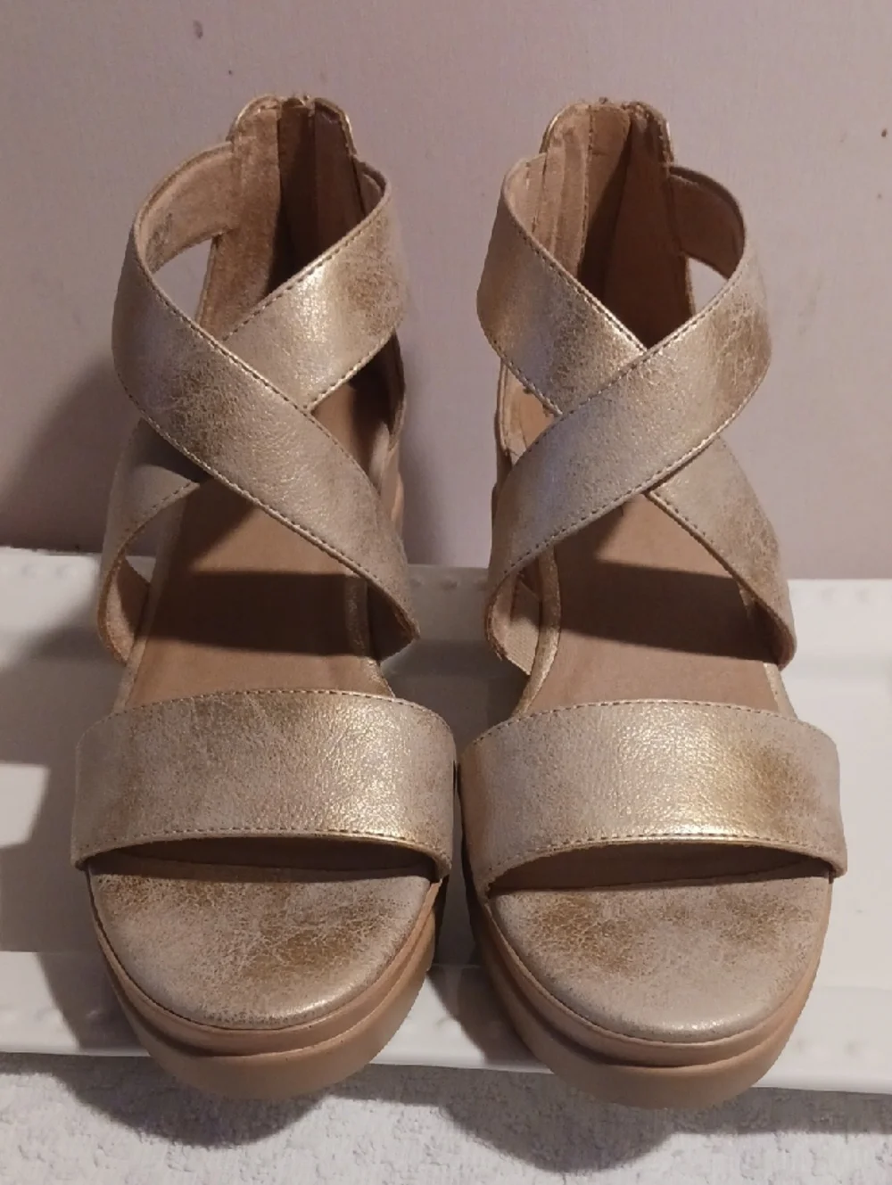 Gorgeous! Naturalizer Soul Metallic Gold Crisscross Wedge Sandals